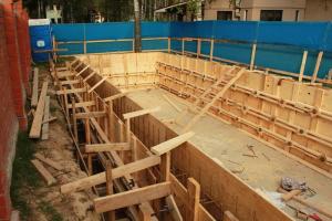 Как сделать бассейн из бетона своими руками?